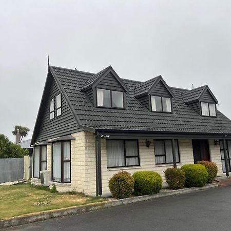 Academy Lodge Motel Ашбертон Екстер'єр фото