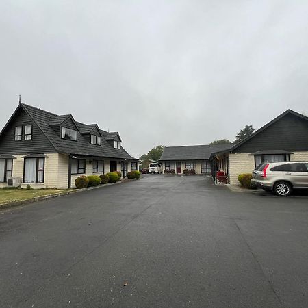 Academy Lodge Motel Ашбертон Екстер'єр фото