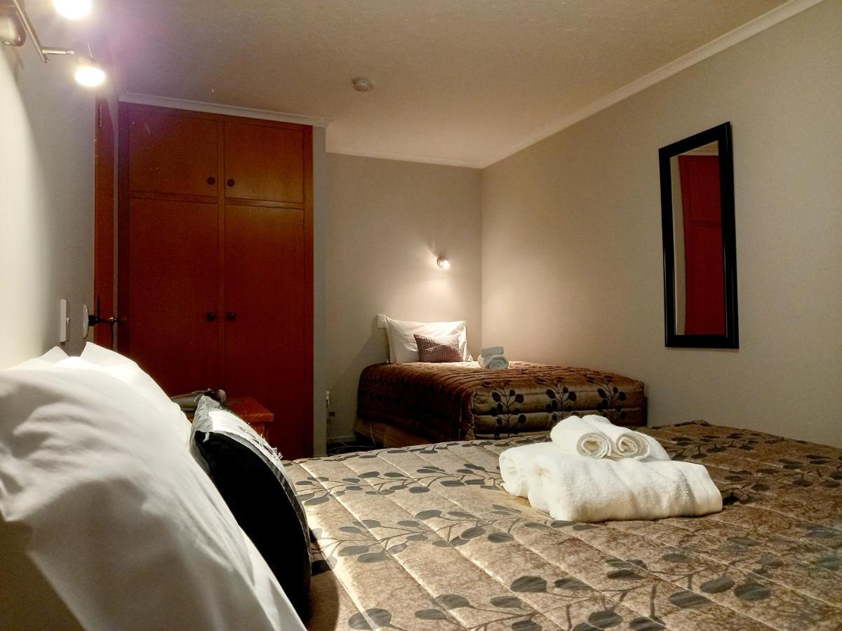 Academy Lodge Motel Ашбертон Екстер'єр фото