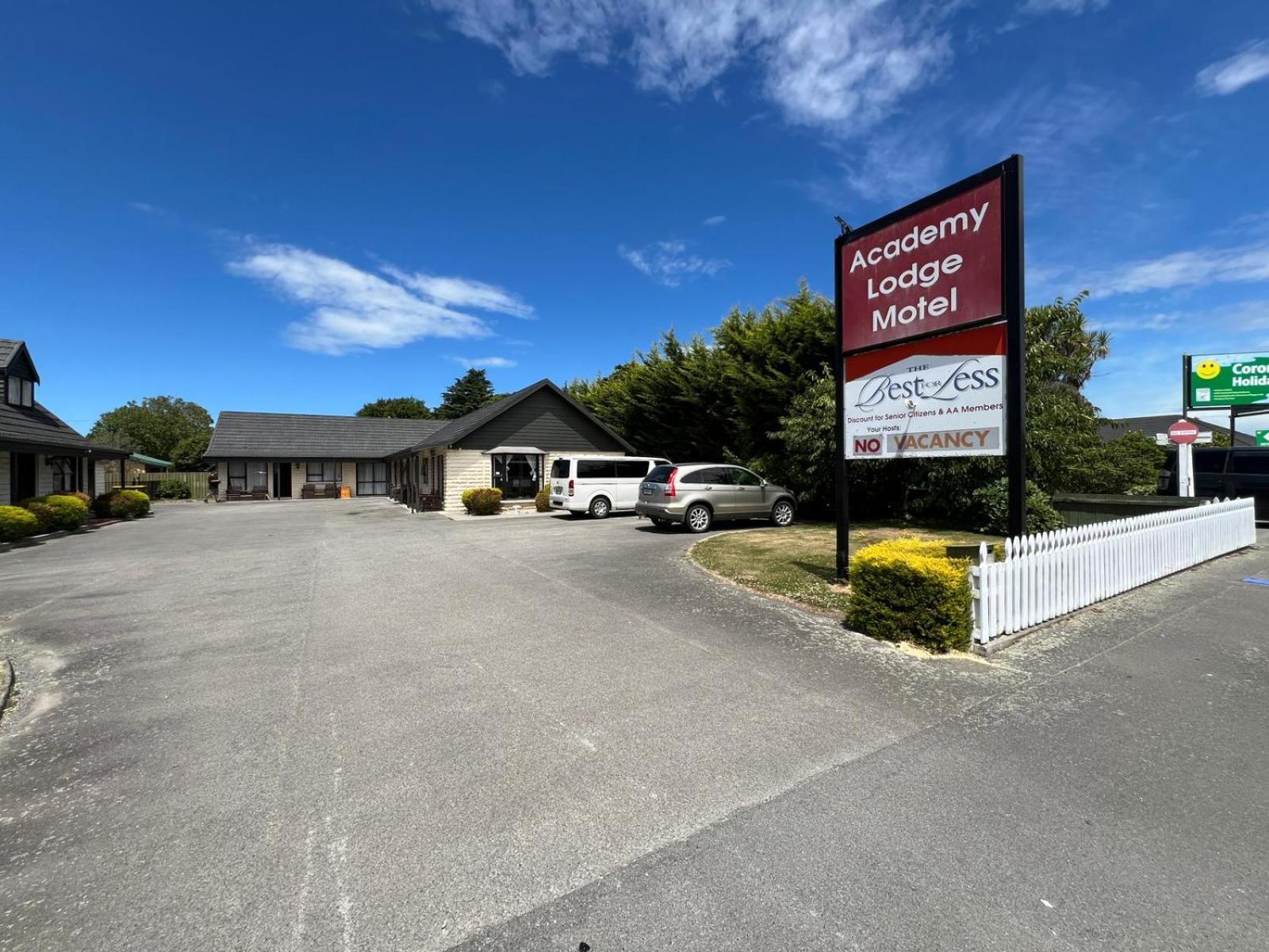 Academy Lodge Motel Ашбертон Екстер'єр фото