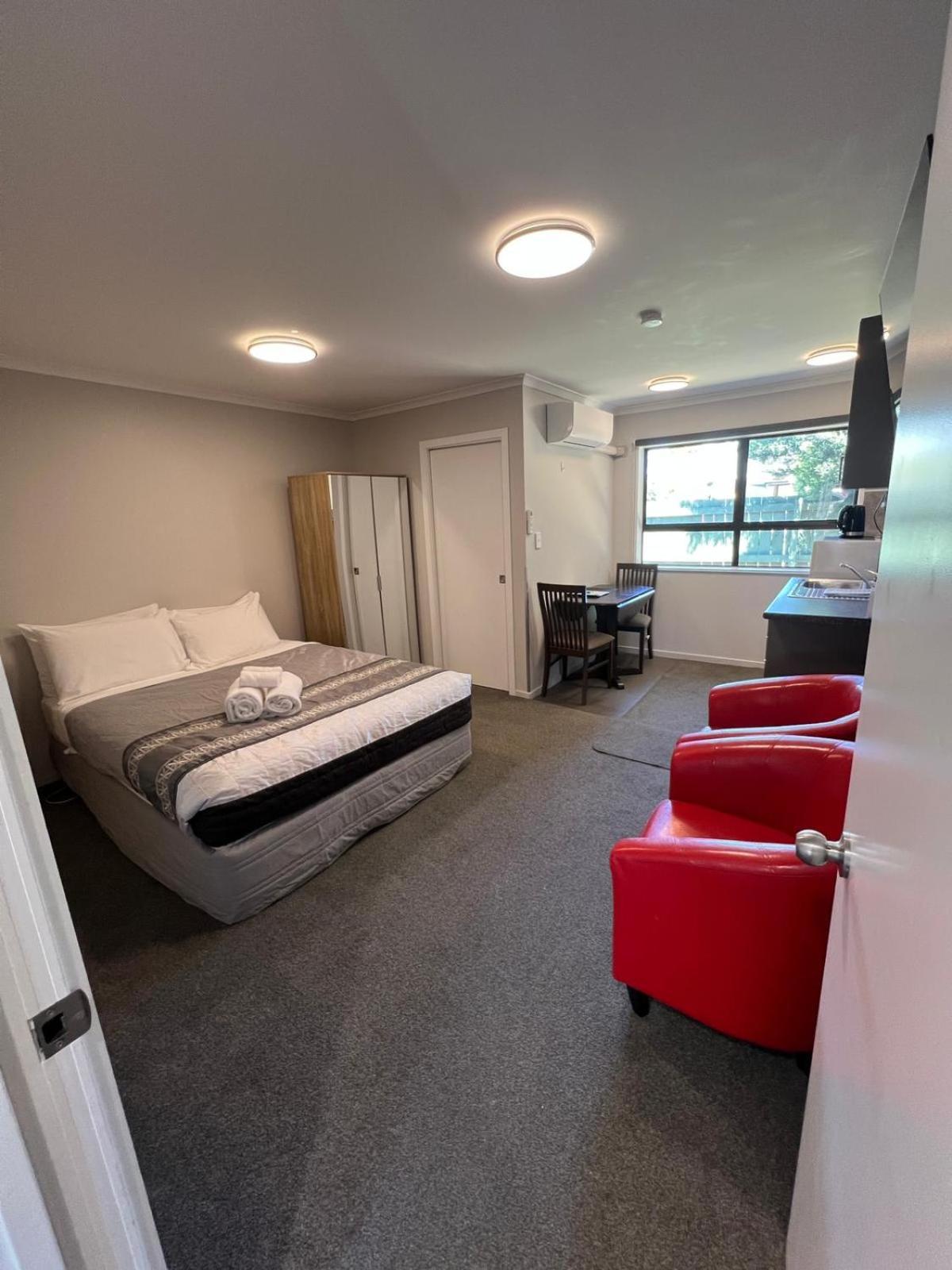 Academy Lodge Motel Ашбертон Екстер'єр фото
