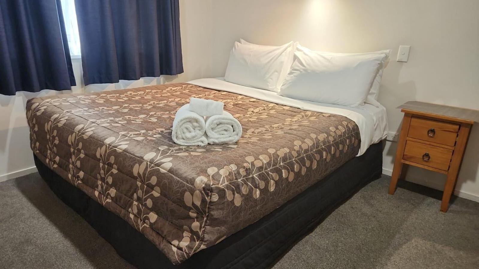 Academy Lodge Motel Ашбертон Екстер'єр фото