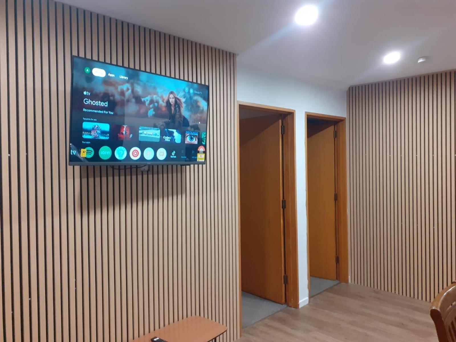 Academy Lodge Motel Ашбертон Екстер'єр фото
