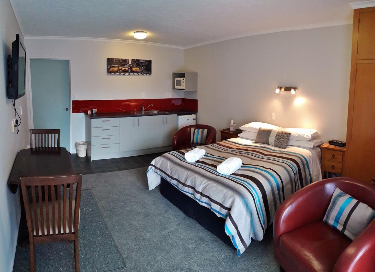 Academy Lodge Motel Ашбертон Екстер'єр фото