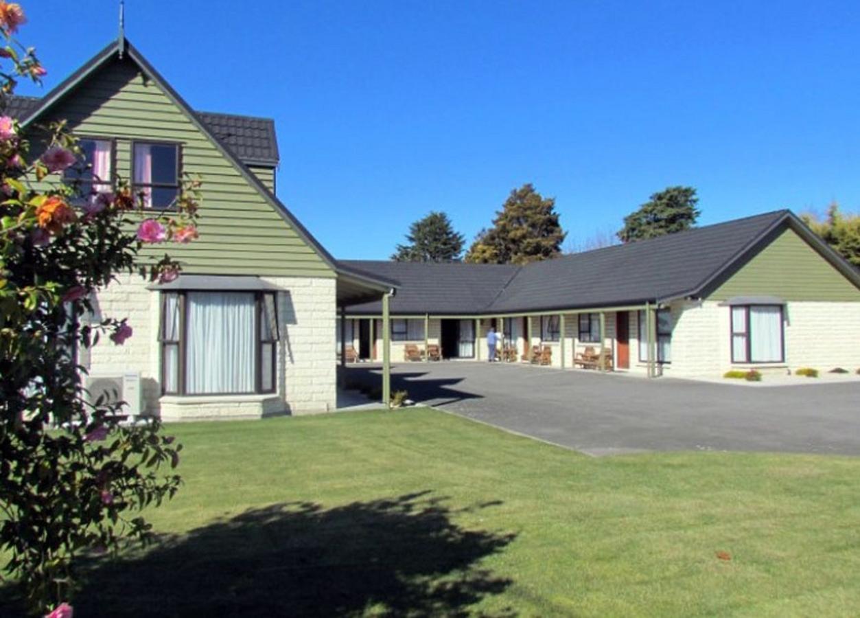 Academy Lodge Motel Ашбертон Екстер'єр фото