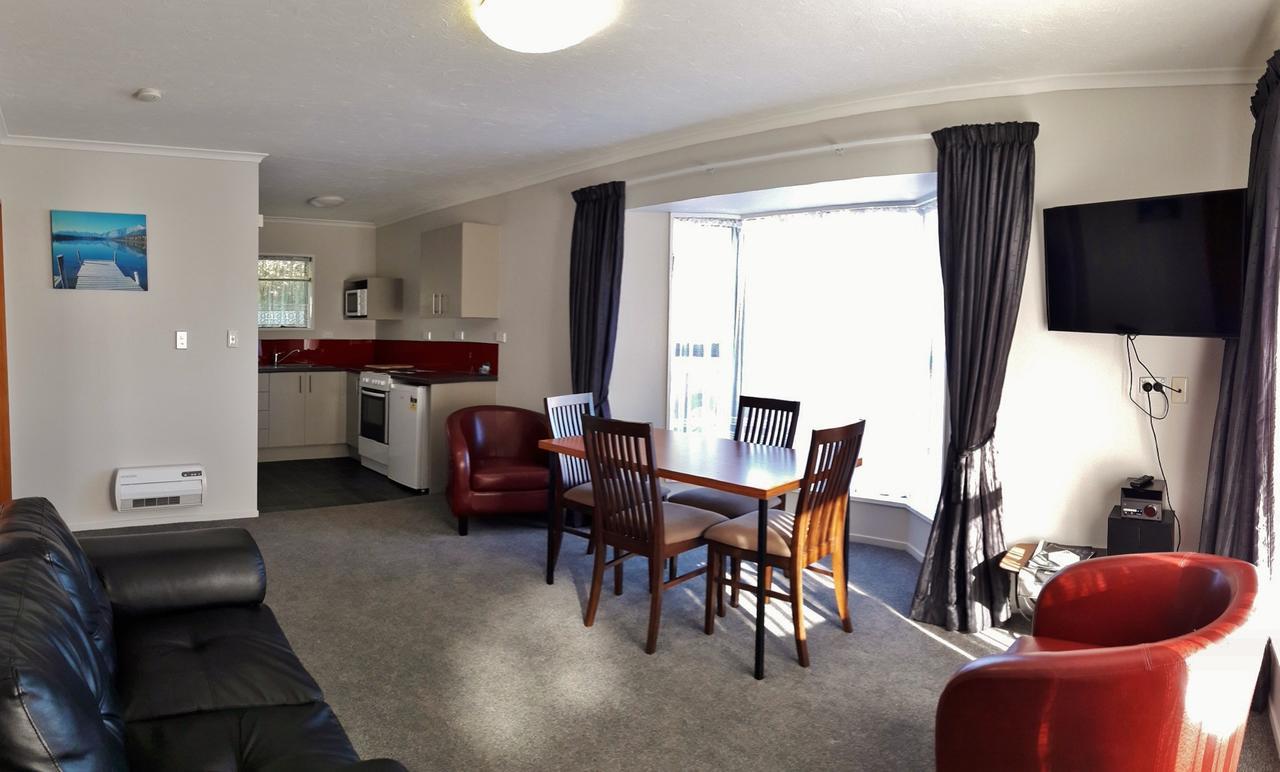 Academy Lodge Motel Ашбертон Екстер'єр фото