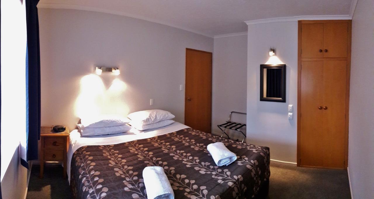 Academy Lodge Motel Ашбертон Екстер'єр фото