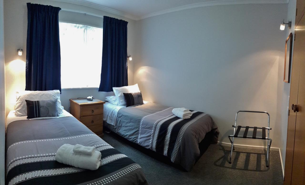 Academy Lodge Motel Ашбертон Екстер'єр фото